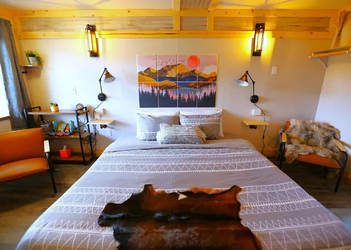 2Nd Floor Newly Renovated Room In Hatcher Pass Castle